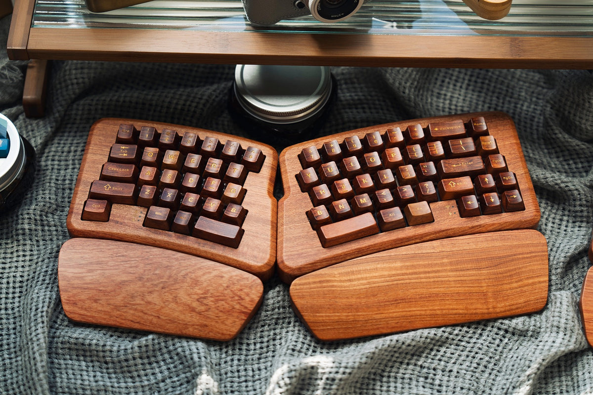 Alice 60 wooden case, keycaps, and wrist rests