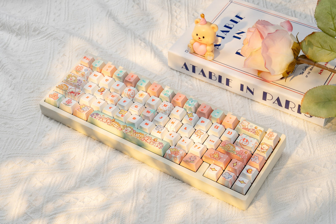 DigAura Bear Flora Keycaps-60% Layout, 65% Layout, 75% Layout, 98% Layout, 100% Layout, 108% Layout, ANSI, TKL, PBT, 1.7mm Thickness, Standard Cherry profile, 140keys, White